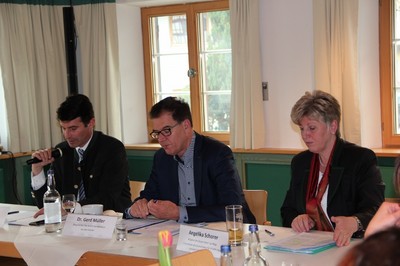 Güner Tisch in Sulzberg mit Bundesminister Dr. Gerd Müller, MdL Angelika Schorer und MdL Eric Beißwenger