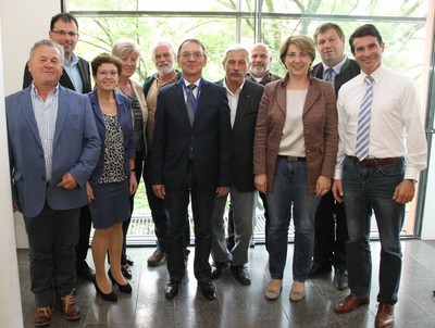 Mitglieder des Arbeitskreises Ernährung, Landwirtschaft und Forsten mit dem Vorsitzenden des Landesverband Bayerischer Imker e.V.